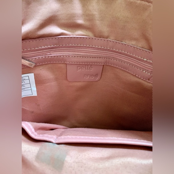 RFID Pelle Soft Pink Crossbody Messenger Envelope Zip Lined - Picture 14 of 16